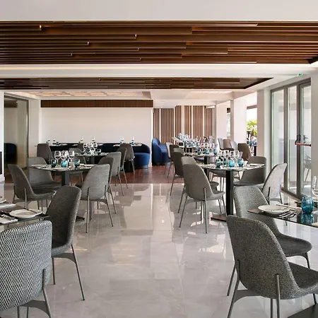 Mercure 4* Ларнака