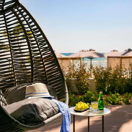 Отель Mercure Ларнака