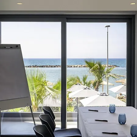 Mercure 4* Ларнака