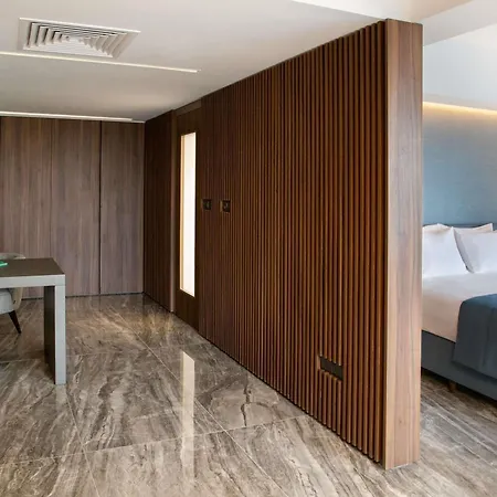 Mercure Готель Ларнака